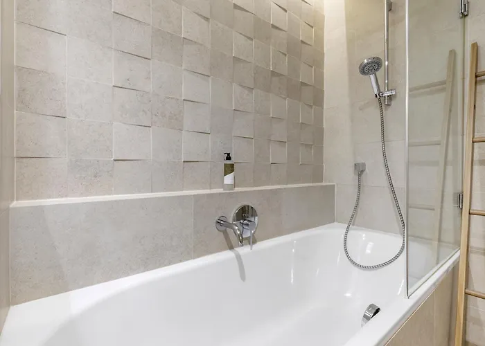 Lam Great Comfort 3br Ac Apartment Bratislava